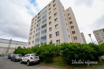 K dlouhodobému podnájmu nabízíme prostorný byt o dispozici 3