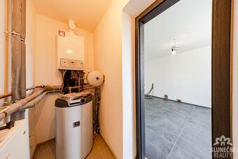 Naše realitní společnost Vám nabízí ke koupi rodinný dům s d