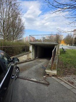 Prodej zděné garáže v parkovacím domě ul. Okružní
Nabízíme k