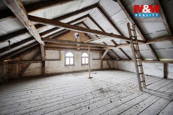 Nabízíme k prodeji prostorný rodinný dům o užitné ploše 343 