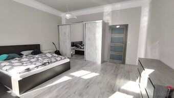 Hledáte klidné bydlení nedaleko centra, blízko přírody a spo