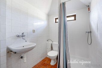 K dlouhodobému pronájmu nabízíme hezký podkrovní byt 2+1 o r