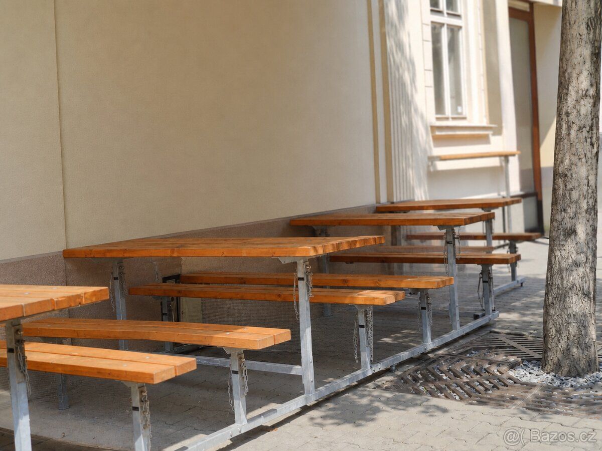 Pro zrušenou zahrádku, prodáváme set s konstrukční podestou,
