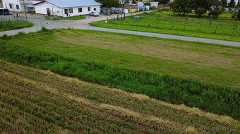 Prodej stavebního pozemku 715 m² – Ivaň, skvělá lokalita pro