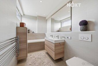 Prodej rodinného domu s dispozicí 4+kk a garáží, 141 m2, poz