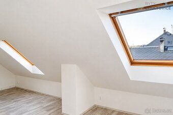 Nabízím k pronájmu útulný byt 1+kk o velikosti 37 m², který 