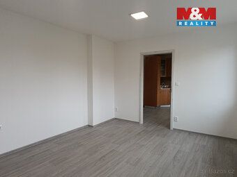Dovolujeme si nabídnout k pronájmu byt 3+1 na ulici Zámecká 