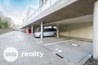 Nabízím k prodeji světlý, pouze rok užívaný byt 2+kk (37 m²)