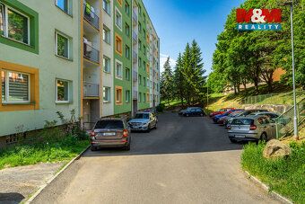 Prodej bytu 2+1 o výměře 58 m² v panelovém domě v Jílovém u 