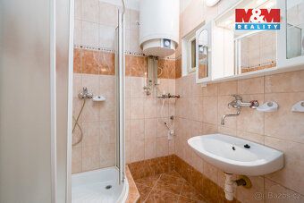Nabízíme k prodeji světlý byt o dispozici 3+1 a výměře 63 m²