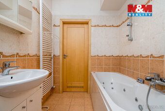 Nabízíme k prodeji světlý a prakticky řešený byt o dispozici