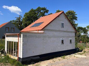 Prodám samostatně stojící rodinný dům 4+kk ve fázi rozšířené