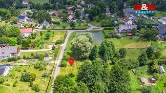 Nabízíme ke koupi pozemek o výměře 977 m² v klidné a malebné