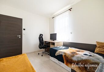 K dlouhodobému podnájmu nabízíme krásný prosluněný bungalov 