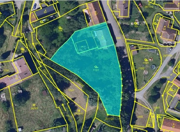 prodáváme 2/3 krásné zahrady 1734 m2,úžasná poloha,zahrada s