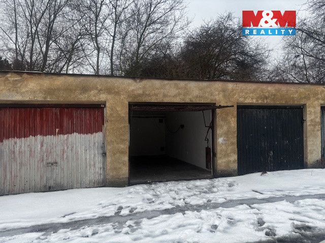 Nabízíme k prodeji udržovanou garáž o ploše 18 m² v Praze 10