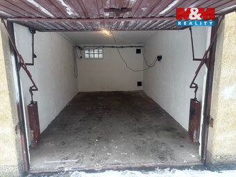 Nabízíme k prodeji udržovanou garáž o ploše 18 m² v Praze 10