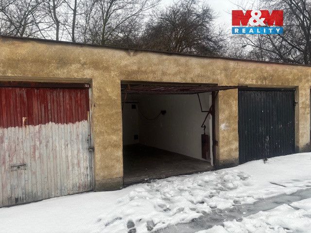 Nabízíme k prodeji udržovanou garáž o ploše 18 m² v Praze 10