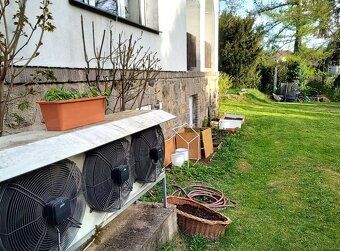 Prodej vícegenerační vily / bytového domu (3 byty, 483 m²), 
