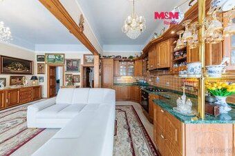 Prodam byt 102m, balkon ,panel,4+1 ,pokoje nejsou průchozí, 