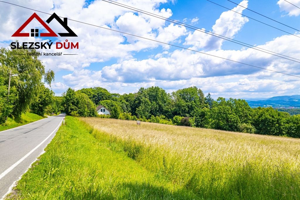 Nabízíme k prodeji pozemek o celkové výměře 3.630 m² v klidn