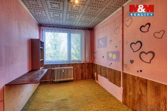 Nabízíme prostorný a slunný byt 4+1 o celkové podlahové ploš
