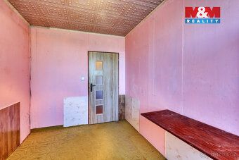 Nabízíme prostorný a slunný byt 4+1 o celkové podlahové ploš