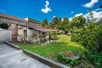 Pronájem bytu o dispozici 1+1 a celkové ploše 65 m². Byt se 