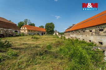 Nabízíme k prodeji jedinečný rozlehlý pozemek o výměře 18 48