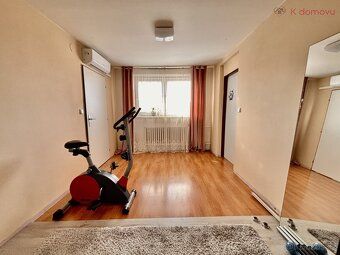 Nabízíme k prodeji krásný rodinný dům o dispozici 5+kk s uži