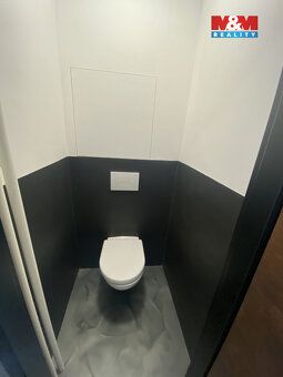 Nabízíme k pronájmu byt 2+kk s lodžii v Ostravě - Porubě, na