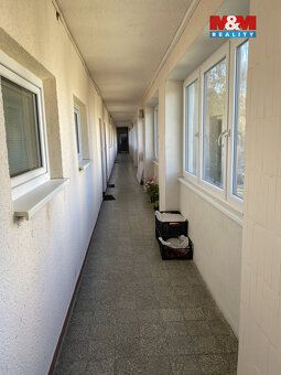 Nabízíme k pronájmu byt 2+kk s lodžii v Ostravě - Porubě, na