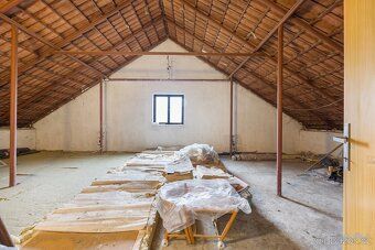 Ev.č. 02557 Za cenu běžné novostavby získáte 309 m² životníh