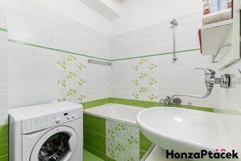 Ev.č. 15596 Nabízím byt 2+1 o ploše téměř 70 m2 ve Lvovské u