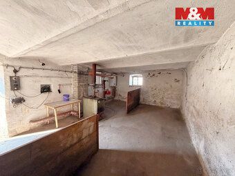 Nabízíme k prodeji rodinný dům na adrese Chvalovského nábřež