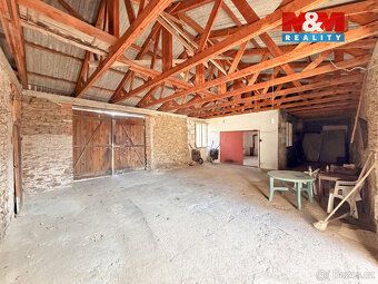 Nabízíme k prodeji rodinný dům na adrese Chvalovského nábřež