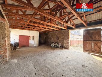 Nabízíme k prodeji rodinný dům na adrese Chvalovského nábřež