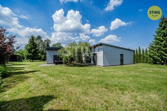 Nabízíme k prodeji nadstandardní rodinný bungalov 4+kk v žád