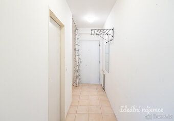 K dlouhodobému podnájmu nabízíme krásný prosluněný byt o dis