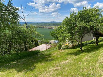Nabízíme k prodeji slunný pozemek o výměře 365 m², situovaný
