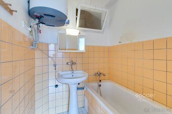 Zprostředkujeme k pronájmu útulný byt 1+1 v cihlovém domě na