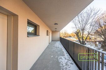 Nabízíme k pronájmu atraktivní byt v novostavbě o dispozici 