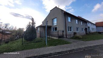 Nabízíme k prodeji dvougenerační dům v obci Horní Újezd, okr