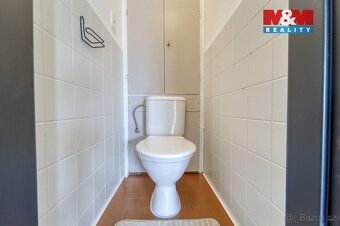 Nabízíme k prodeji prostorný a slunný byt o dispozici 2+1 o 