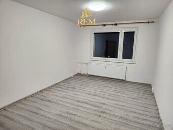 Nabízíme k prodeji zrekonstruovaný družstevní byt 1+1 se spl