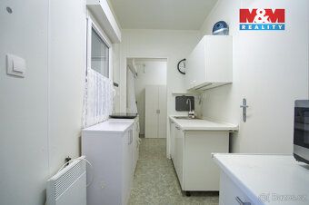 Nabízíme k prodeji slunný stavební pozemek o výměře 1329 m²,