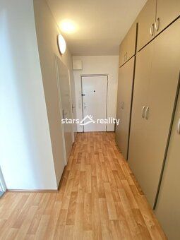 Stars reality Vám zprostředkují pronájem bytu 2+kk s lodžií 