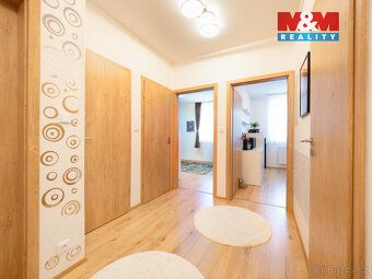 Nabízíme hezký prostorný byt 3+kk o podlahové ploše 76 m² s 