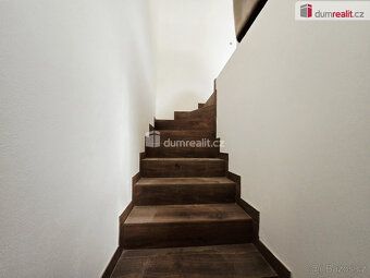 , Pronájem bytu o dispozici 3+kk s podlahovou plochou 98 m² 
