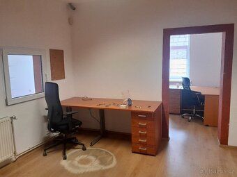 Nabízíme k pronájmu prostornou zděnou skladovou halu 400m2 v